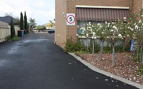 Country Home Motor Inn